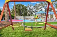 Heated Pool+Pickleball+Mini Golf+Theater+King Beds+Dogs OK