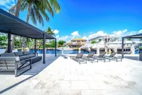 Heated Pool & Hot Tub! Waterfront+Golf Cart!