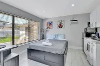 Modern furnished studio, North of Atlantic Ave