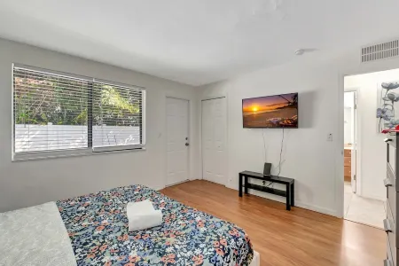 GREAT LOCATION, EAST DELRAY, back yard, pets