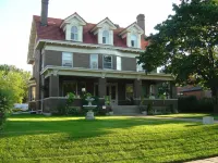 9 Bedroom Historic Summit Mansion With Pool And Hot Tub - 4-Star