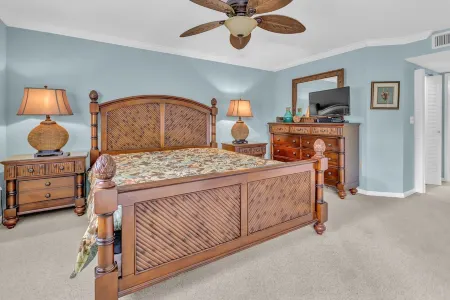 Comfy Condo at Jupiter Bay Resort, with easy beach access Отели рядом с достопримечательностью «Xanadu»