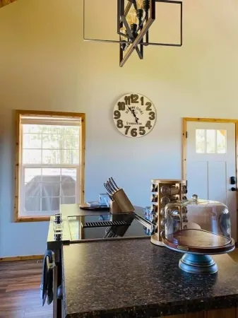 Quiet, Comfy Columbia River Viewspot: Full Kitchen, Grill, Yard; Dogs OK