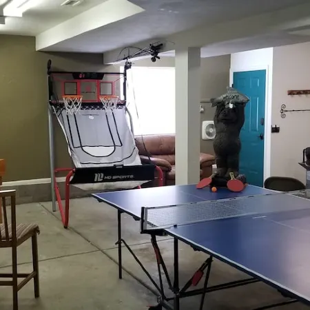 Ski In/Out cabin with best panoramic views in Brian Head. Pets Welcome!