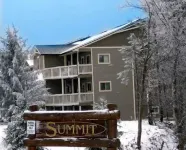 Across from Central Village/Slopes! AC 3BR MIDWEEK SPECIALS!!!  WIFI