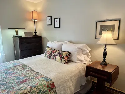 West End Condo. Close to everything with parking