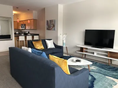 Modern Apt #302 - a Block from St. Pat's Hospital