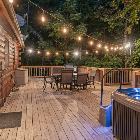 Spectacular Log Cabin Home 45 minutes to Asheville