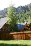 Dog-Friendly Fishing/Ski Log Home by River/Mountain – a Feeling of Old Ketchum