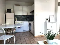 A welcoming studio in a quiet town center location