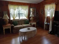 Peaceful Country Getaway Pet Friendly and Cozy! Hotels in Madison County