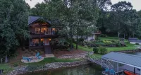 Lake Keowee Retreat! Swim, Boat, Kayak & Relax on Dock Just Steps from the Water