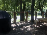 Updated cabin, right on Russian River, amazing river access & location!