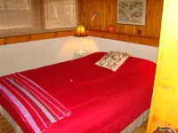 PERFECT LOCATION !!  ONE MILE FROM NORTH CONWAY WITH A SECLUDED FEEL !!