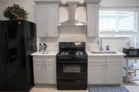 Cozy studio in fantastic Tulare with WiFi access