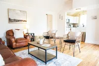 Charming Getaway in Comfort, TX - Relax, Recharge, Explore - Texas Wine Country 컴포트 호텔