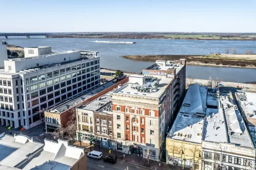 New Downtown Apartment w/ Free Parking! Walk to Orpheum, Fedex Forum, and Beale!