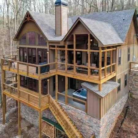 Riverfront Cabin! Hot Tub, Bar, & Fireplace; Family Friendly; Fire Pit