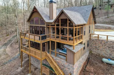 Riverfront Cabin — Hot Tub, Bar, & Fireplace