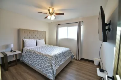 Backyard Oasis, heated pool/spa, bbq, cov pergola, away from dwtn noise Hotel a Summerlin-Northwest Las Vegas