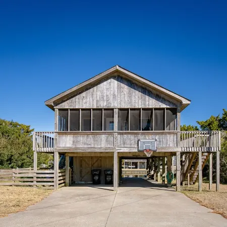 Waterfront, Dog friendly, & private boat ramp