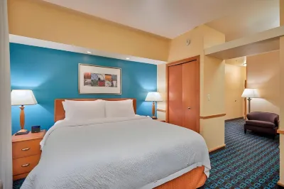 Fairfield Inn & Suites Burlington Hotels near Fred Meyer Grocery Pickup and Delivery