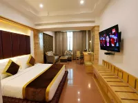 Hotel Saffron Leaf Hotels near Anand van