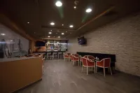 CHN Hotel Monterrey Norte, Trademark Collection by Wyndham - bar