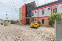 RedDoorz @ Kubu Selem Palapa Hotel dekat Puncak Mas