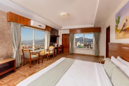 Mount View Pokhara Отели рядом с достопримечательностью «Devi’s Fall Pokhara»