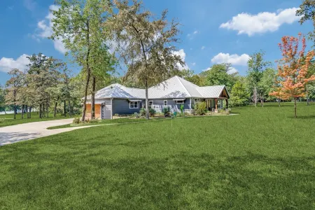 Refined Lake Retreat on Lake Fork in Emory, TX, fishing, kayaking, antiquing