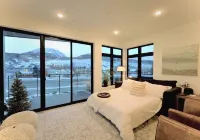 Penthouse with Private Hot Tub and Great Views
