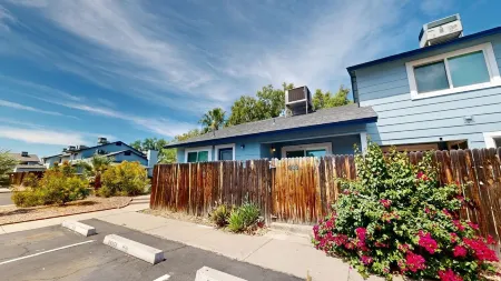 971 sf 2 Bedroom 2 Bath Townhouse 3 mi to Westgate