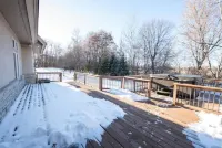 Secluded Spa-Cious Retreat -Beds for 8. Plus 3 Foldaways Extra