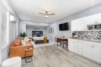 Stylish-Modern Open Concept Studio In The Hearth Of Durham NC