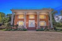Historic Governor’s Mansion across from Texas Tech