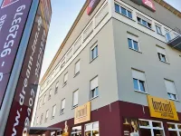 Dream Inn Hotel Regensburg Ost فنادق في Barbing