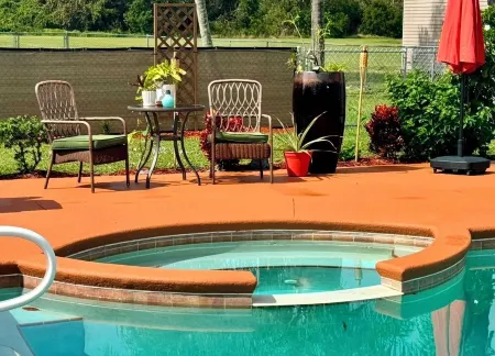 Peaceful in PalmbayIndulge in tranquility at our cozy spacious retreat,