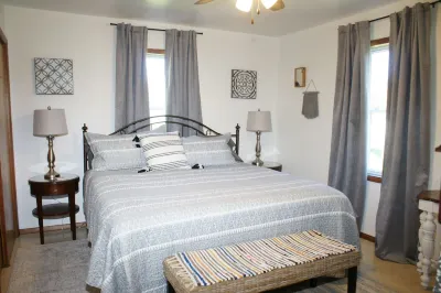 Lemon Hill Amish Guest House. . . an Amish themed, whole house experience.