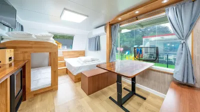 泡崖花朵集寵物房車 鐵原漢灘江柱狀節理路附近的飯店