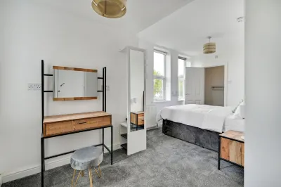 Albert View Hotels in Prestwich