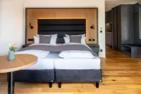 Burgau Hotel Sonnenhof Отели в г. Еттинген-Шеппах