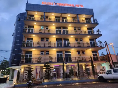 布爾查國際酒店 酒店