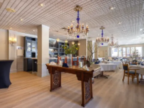 The Gem Museum Suites Evanston