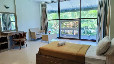 Hotel Raja Ampat Отели рядом с достопримечательностью «WTC (Waisai Torang Cinta)»