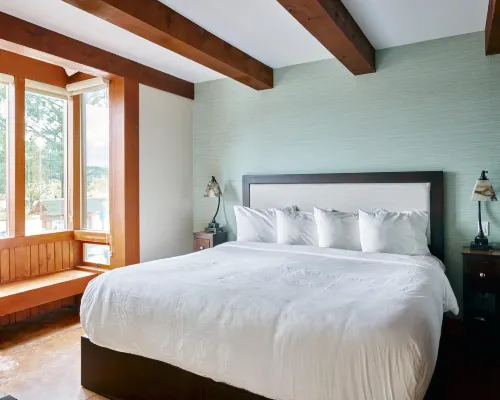 Ocean's Edge Hotels in Ucluelet