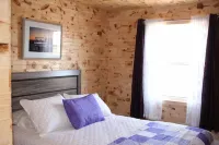 Raleigh Rooms & Taylor's Crafts - Motels