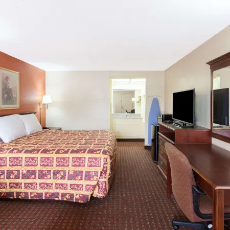 Knights Inn Tucker