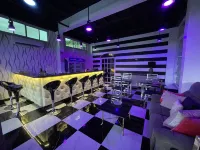 Italy Condotel Darasa Hotels in Tanauan