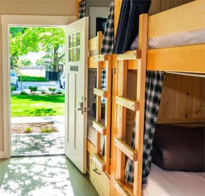 Eastside Guesthouse and Bivy - 2 Sao